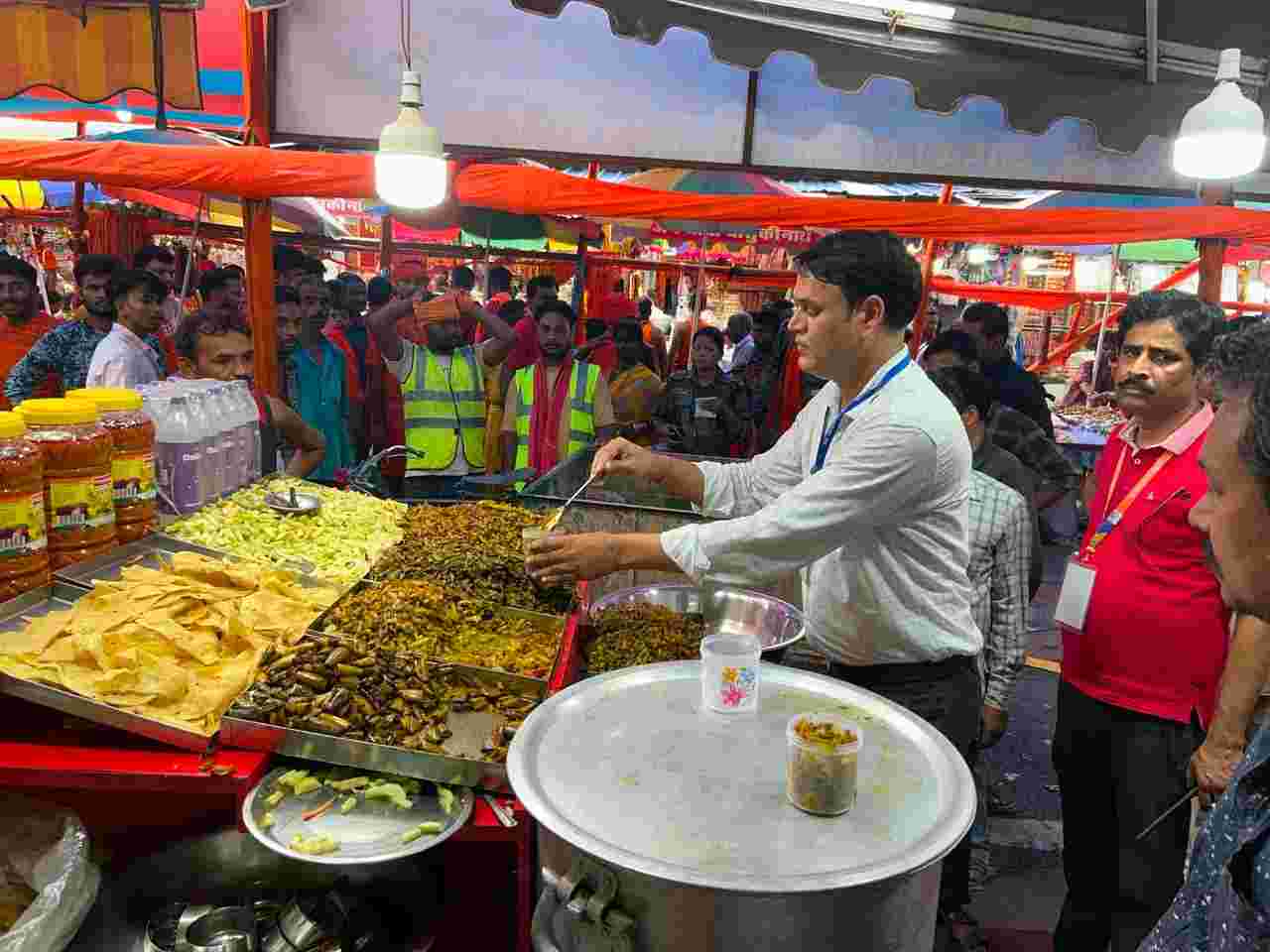 त्रिशूल होटल में खाद्य सुरक्षा टीम की कार्रवाई, 25 हजार रुपये का जुर्माना