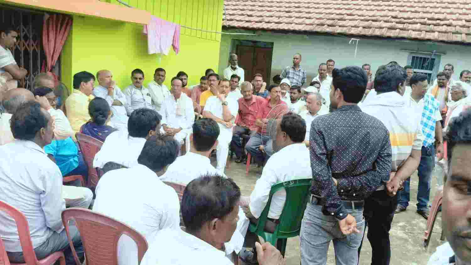 सिमलगढ़ा पहुंचकर विधानसभा अध्यक्ष ने अर्पित की श्रद्धांजलि